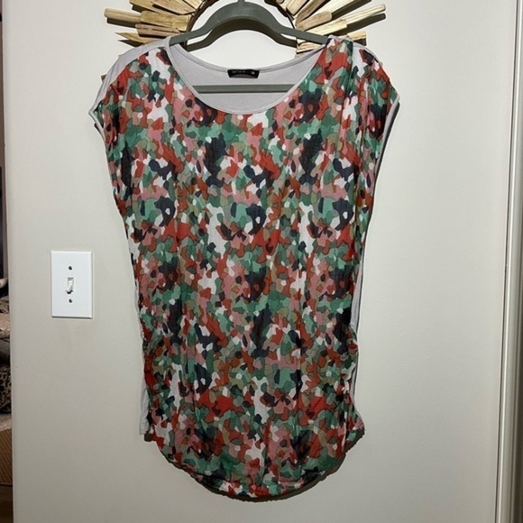 Tatuum Colorful Font Sleeveless Top - Picture 2 of 8